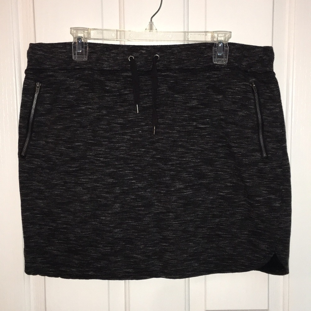 Dark heather gray skort